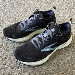 Brooks Levitate 4 - Women’s 8.5 - Black